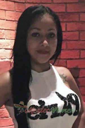 204158 - Laura Age: 33 - Costa Rica