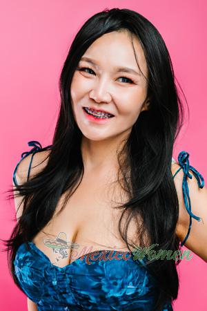 228590 - Pinyaluk Age: 41 - Thailand